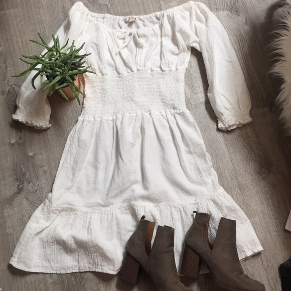 Boston Proper Dresses & Skirts - 🌸HP🌸 Boston Proper Off shoulder Peasant dress